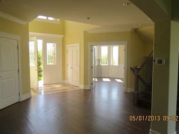 3rd image of 2908 44th Ave NE