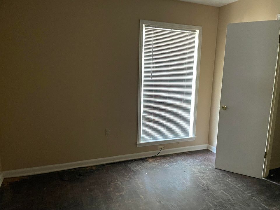 2nd image of 3720 Crosswood Cv