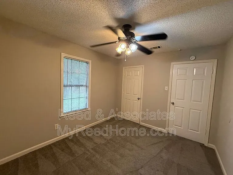 3040 Delvan Cv — Photo 13