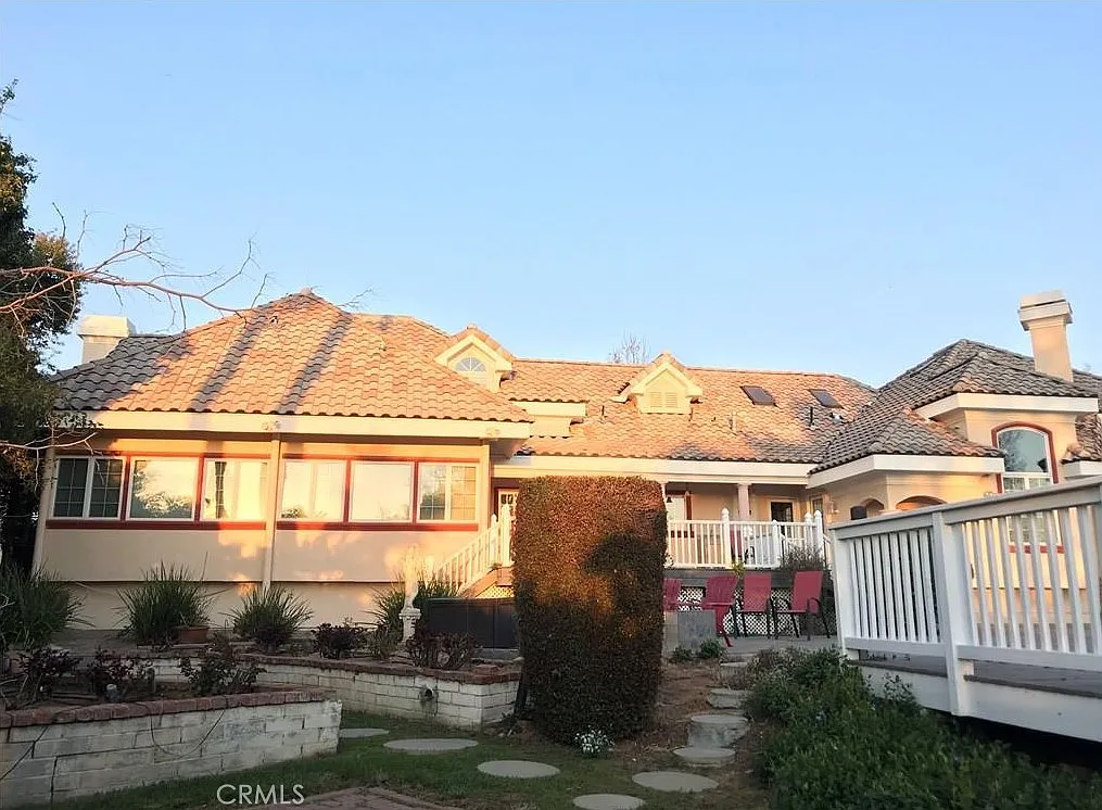 4 bed, 4327 sqft, $5,200 — Photo 4
