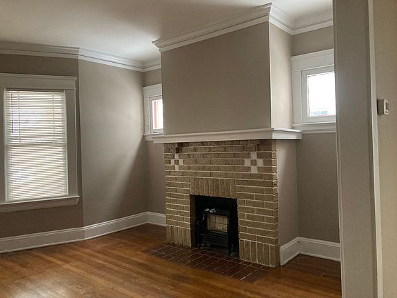 5th image of 1316 W 108th St APT 1