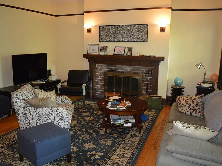 1825 Summit Ave — Photo 9