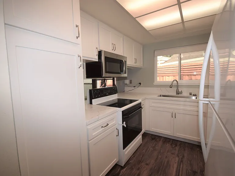 5 Berkeley Ct — Photo 5