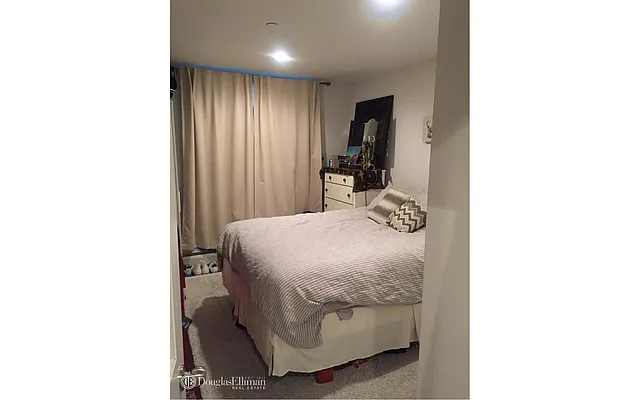 Rented by Douglas Elliman | media 29