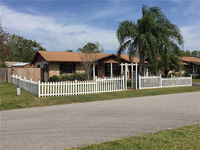 1st image of 215 Lone Pine Dr