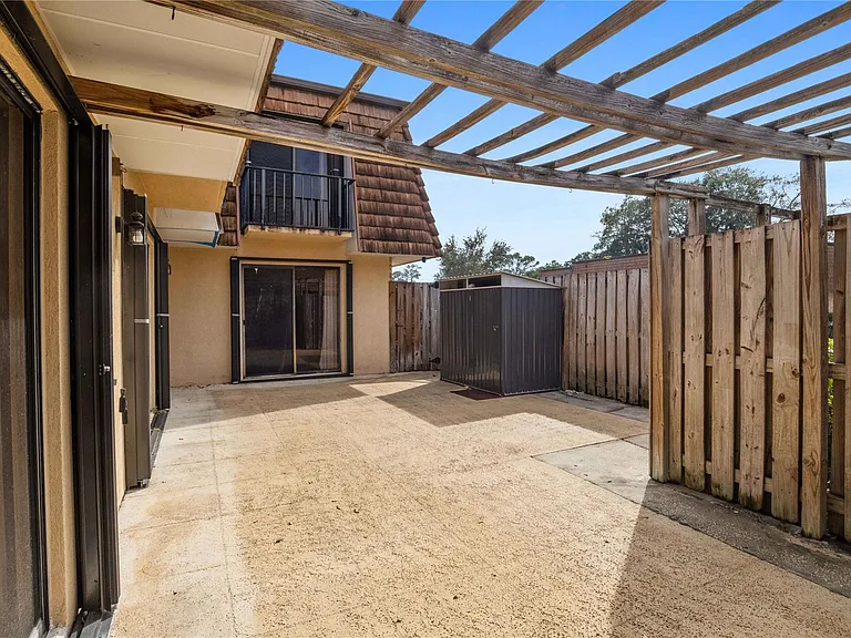 1821 18th Ln — Photo 3