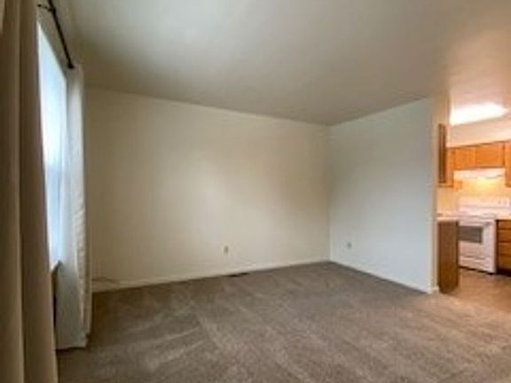 5th image of 124 S Silverwood Ln APT C