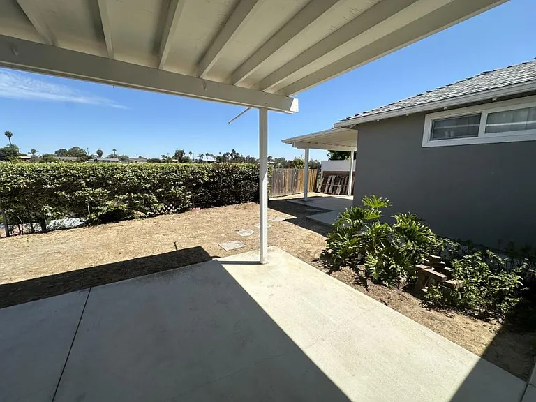 4636 Benhurst Ave — Photo 15