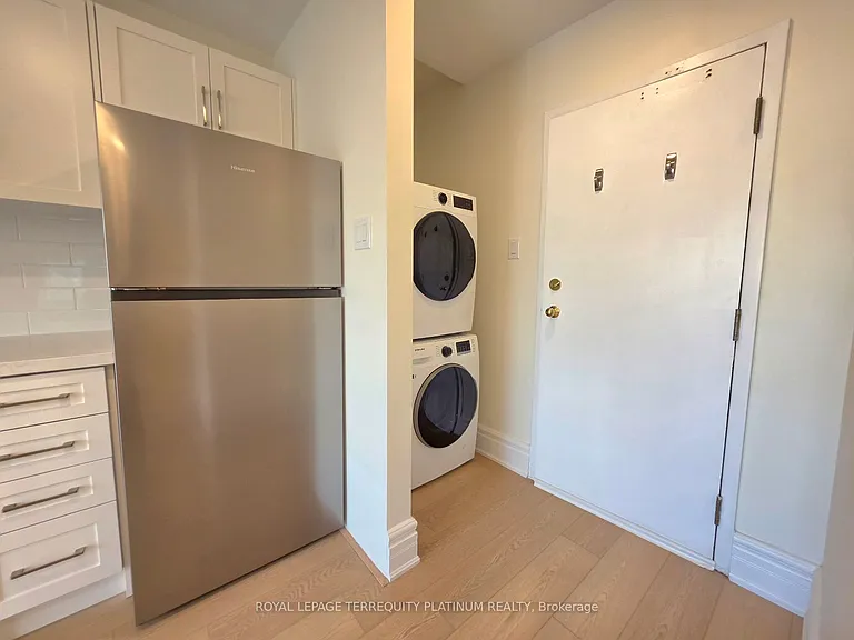 11 Beaconsfield Ave — Photo 8