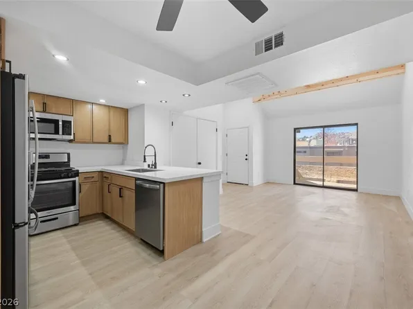 3770 Desert Marina Dr APT 52, Laughlin, NV 89029