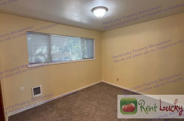 2484 Dexter Ave N #4 — Photo 10