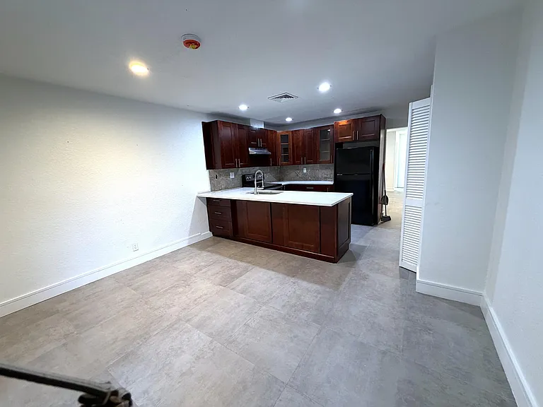 4019 Woodside Dr — Photo 5
