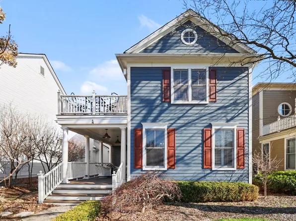 4 Riverbank Dr, Beverly Hills, MI 48025