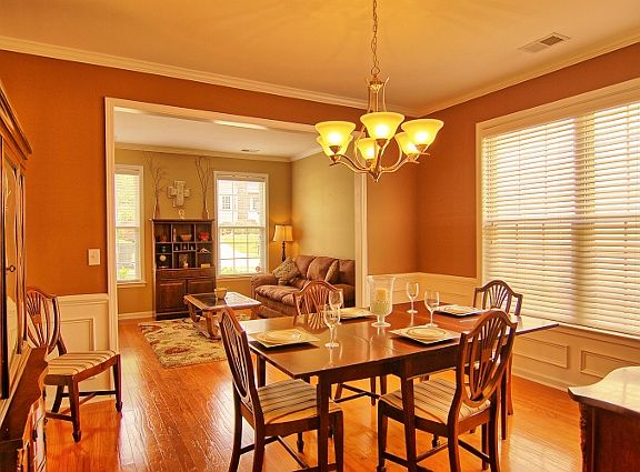 Formal Dining Room 