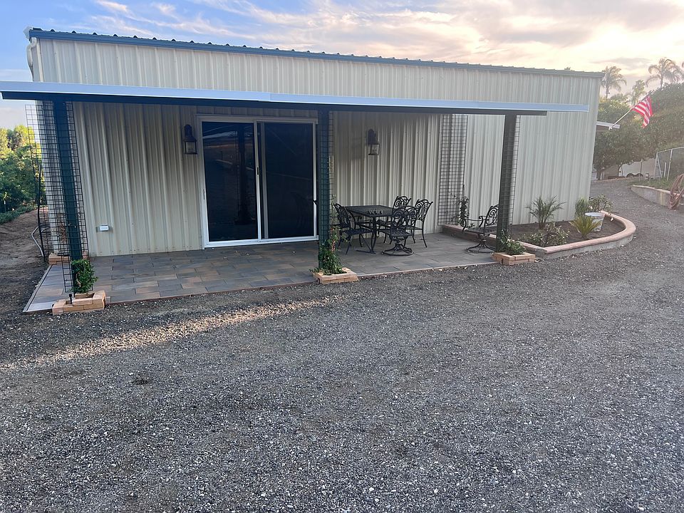 Front of cottage. Landscaping still in progress
Picture of side patio off large living room