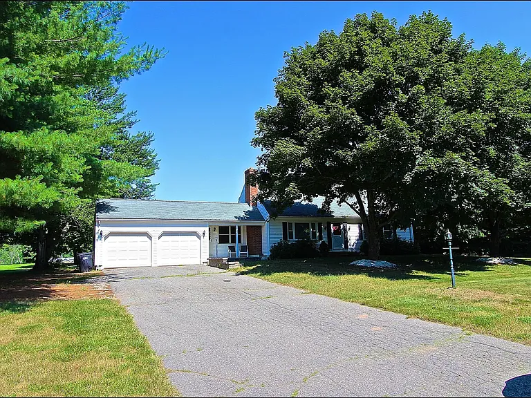 230 Field Rd — Photo 4
