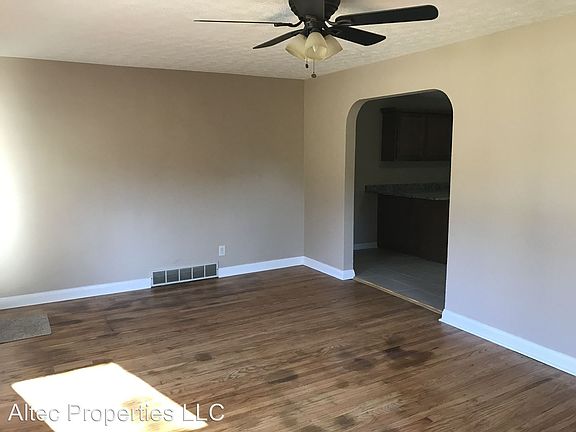 3rd image of 10319 Moonlight Way