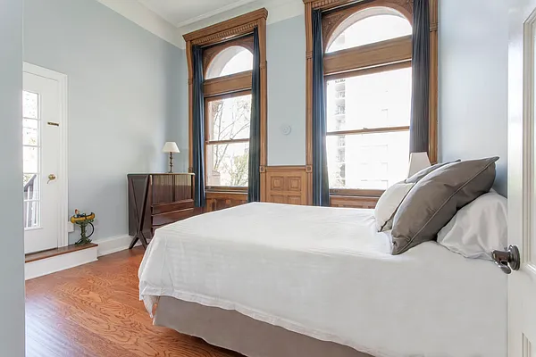 Sold by JCity Realty, LLC | media 30