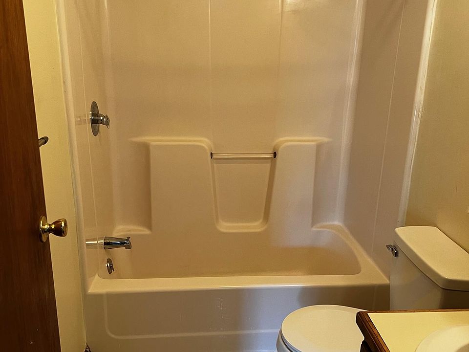 110 Roberts St APT 3, Canastota, NY 13032 Zillow