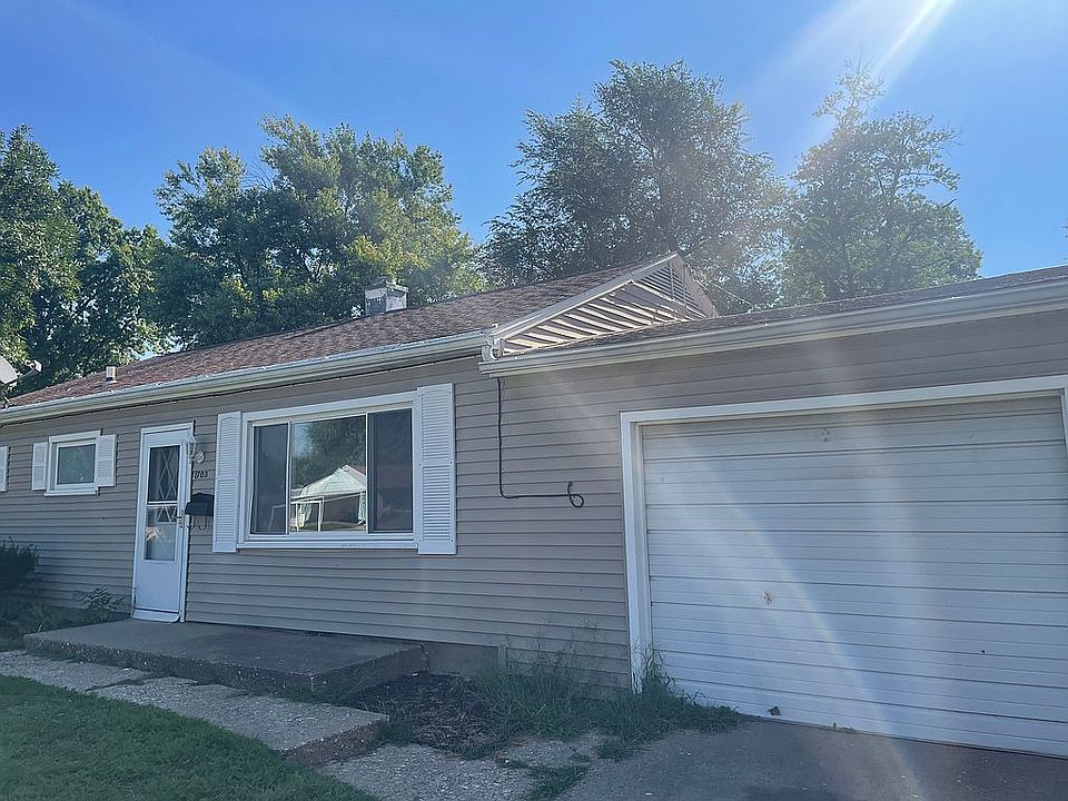 1st image of 1703 Center Granview Dr