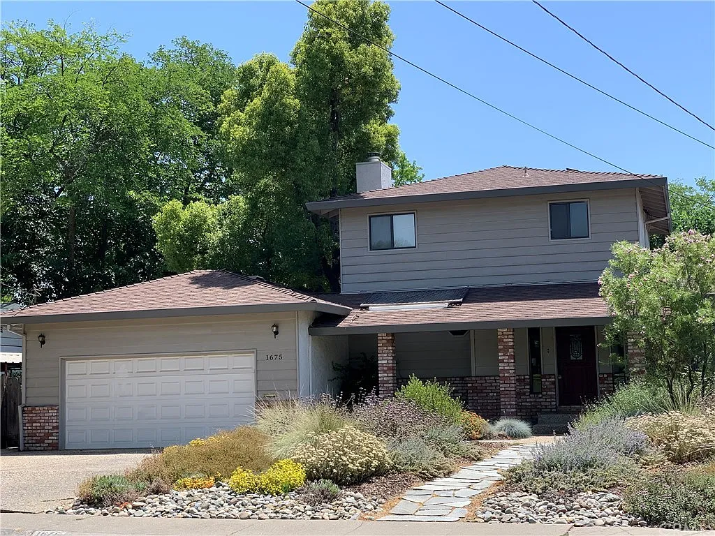1675 Hooker Oak Ave photo 1