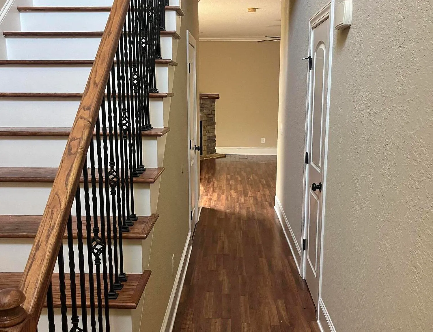 3 bed, 2.5 bath, $1,900 — Photo 2