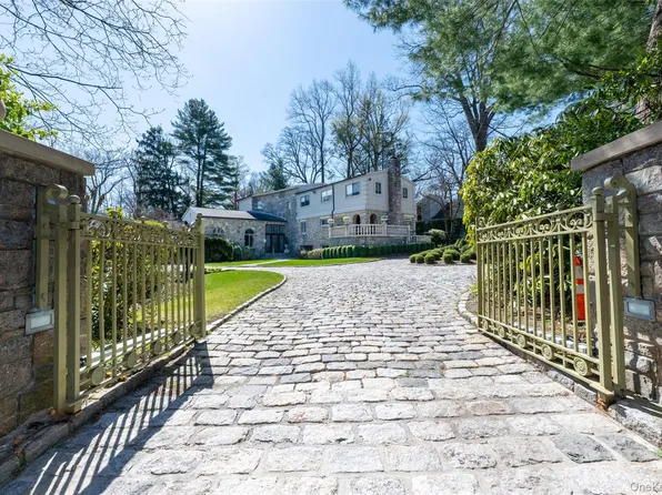 16 High Point Lane, Scarsdale, NY 10583