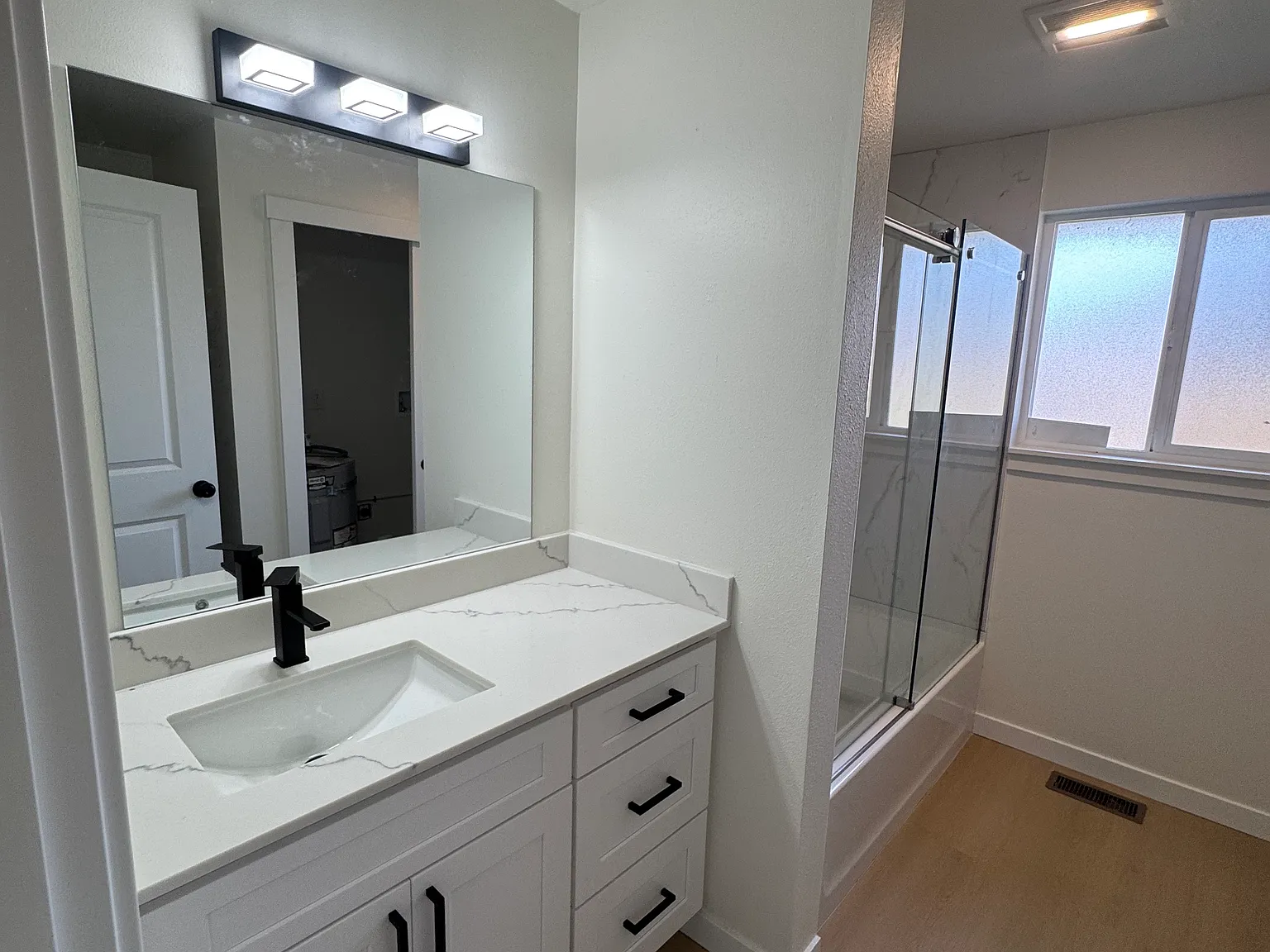 2 bed, 900 sqft, $2,550 — Photo 4