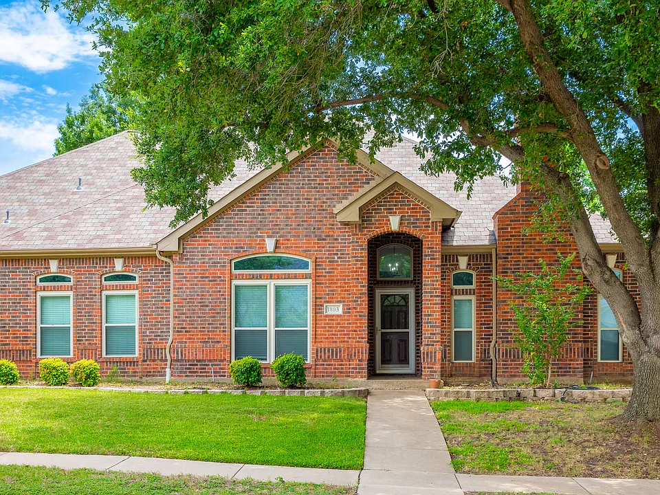 1803 Fern Ct