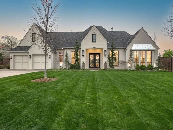 1624 Westminster Pl, Nichols Hills, OK 73120