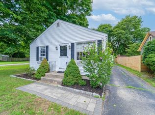 29 Pleasant View Rd, Warwick, RI 02888