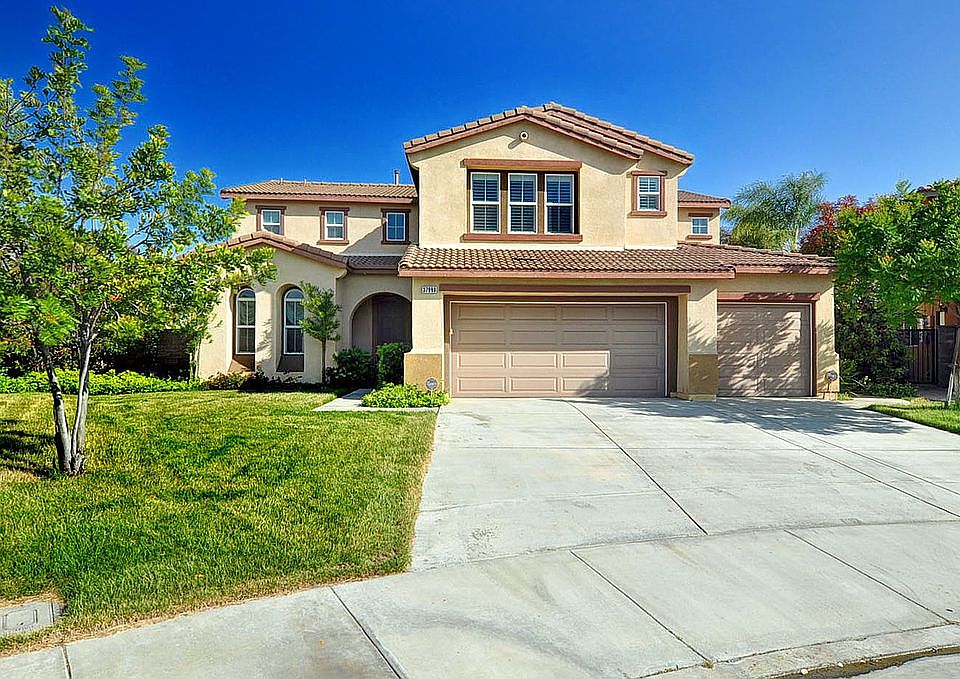 1st image of 37998 Palomera Ln