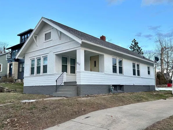 1807 C Ave NE, Cedar Rapids, IA 52402