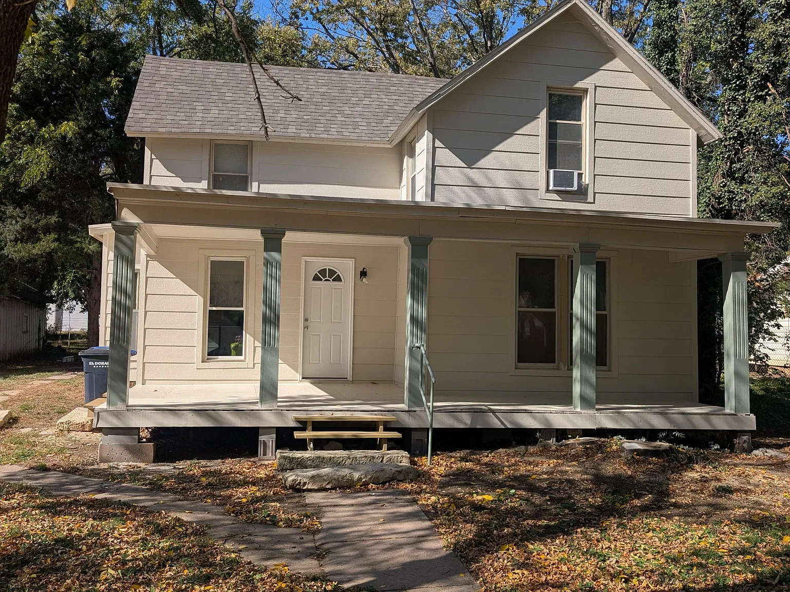 4 bed, 2.0 bath, 1528 sqft, $1,300 — Photo 1