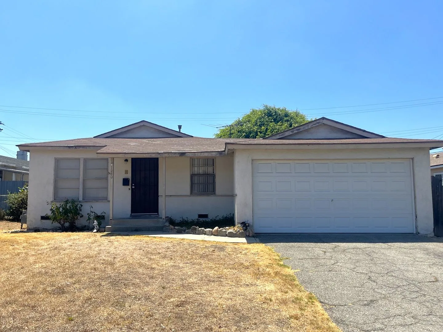 4 Bed, 2 Bath in Glendora! — Photo 3