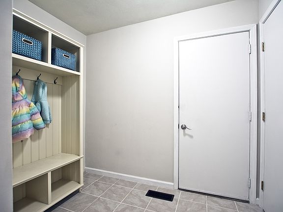 2nd image of 22815 Londonderry Ct