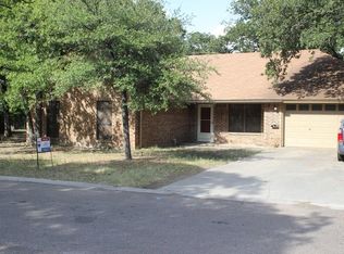1402 Shady Ln, Decatur, TX 76234