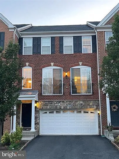 23247 Hanworth St — Photo 2