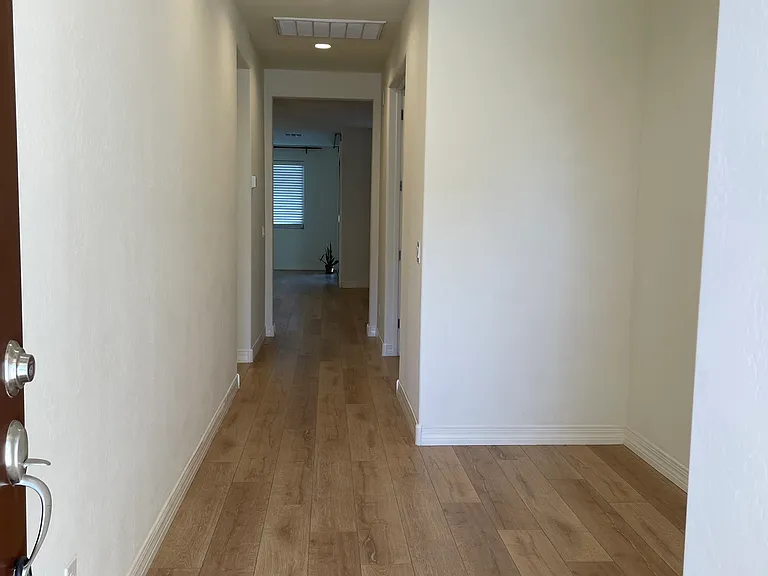 20864 E Swan Dr — Photo 2