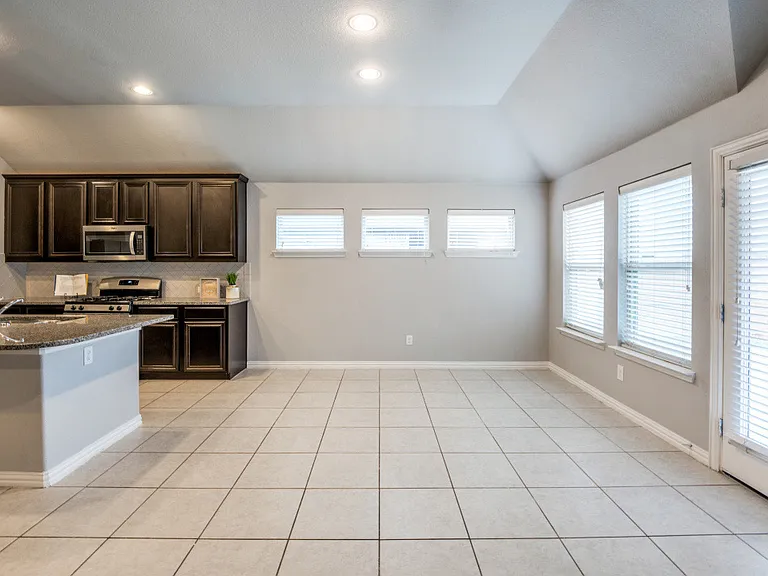 1608 Emma Pearl Ln — Photo 6