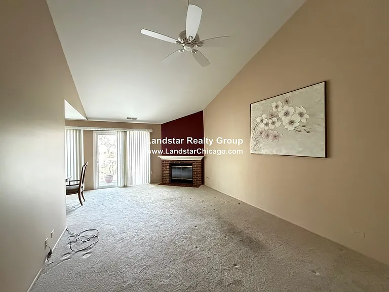 608 Berkley Ct #W2 — Photo 4