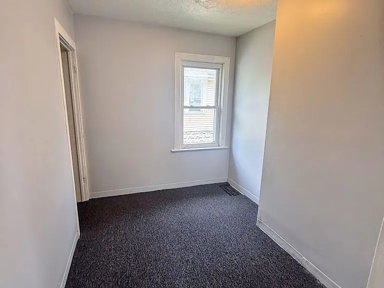 748 Hudson Ave — Photo 7
