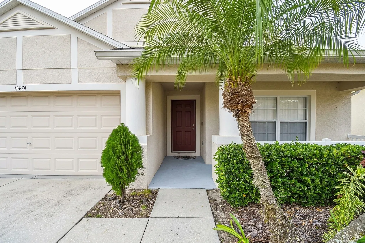 4 bed, 2057 sqft, $2,400 — Photo 2