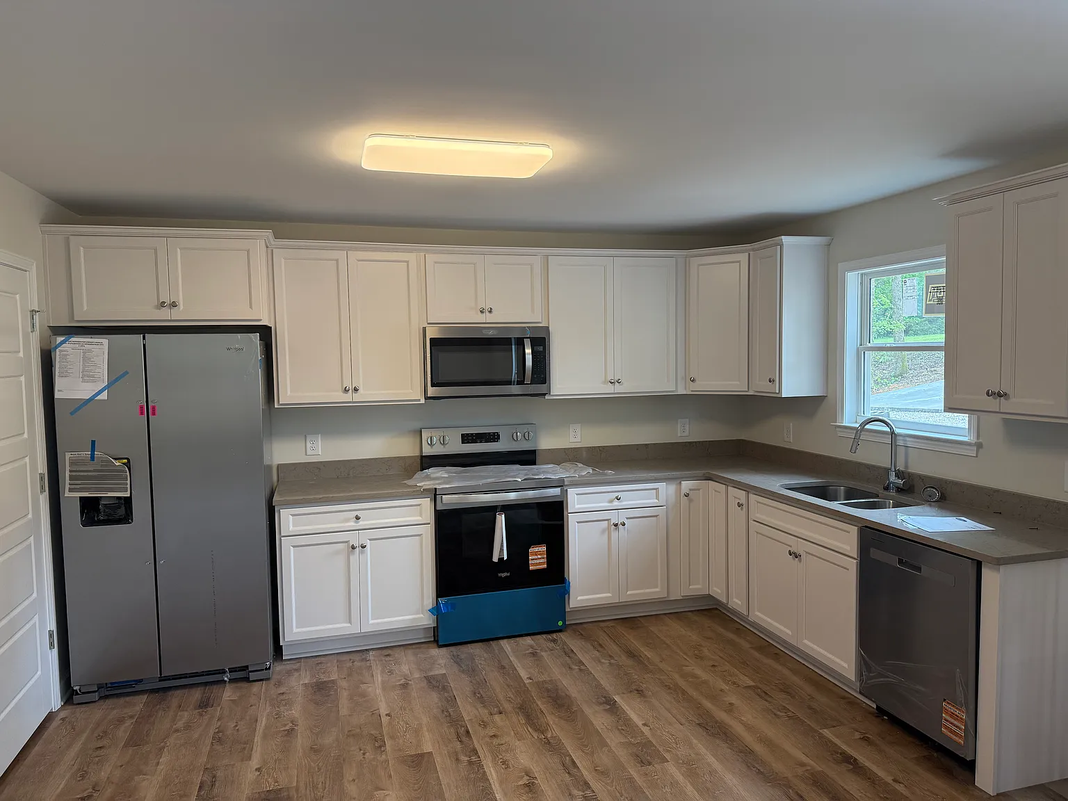 Two Bedroom One Bathroom Duplex Unit — Photo 2