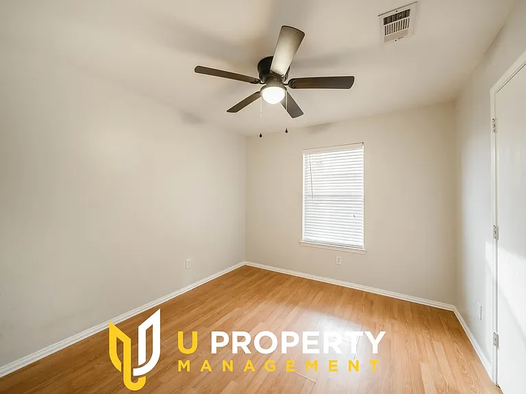 2211 Lilac Cir — Photo 11