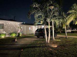 132 SW 25th Ave, Boynton Beach, FL 33435