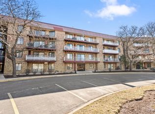 5450 Astor Ln APT 415, Rolling Meadows, IL 60008