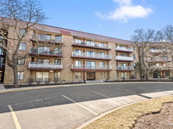 5450 Astor Ln APT 415, Rolling Meadows, IL 60008