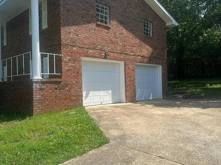 211 Sharon Dr — Photo 13