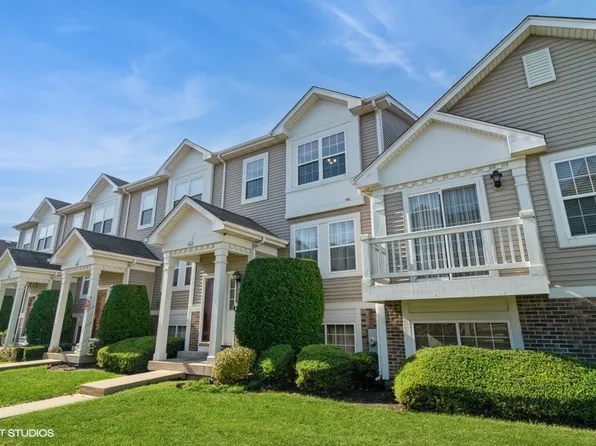 402 Holiday Ln #402, Hainesville, IL 60073